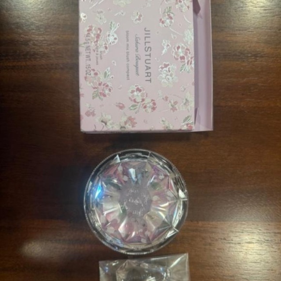 Jill Stuart Sakura Bouquet Blush in Rosy Cherry Blossom - Picture 3 of 3